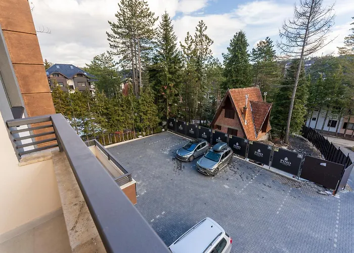 アパート Mat 2 *