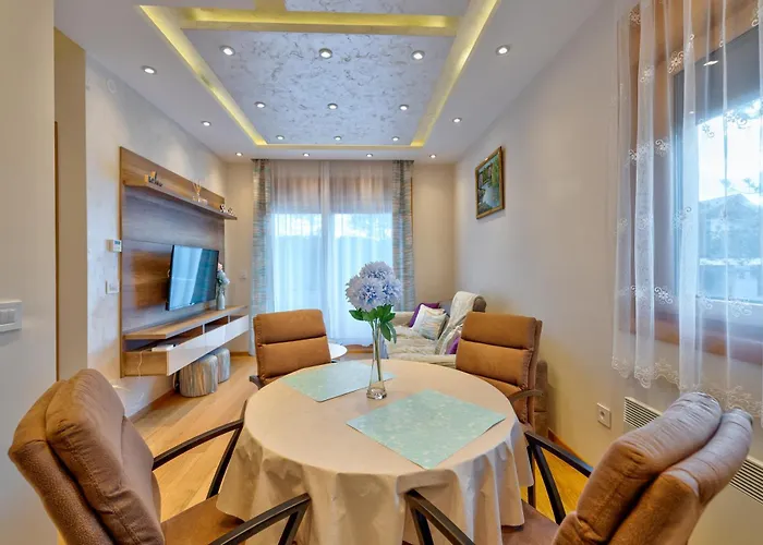 アパート Mat 2 *