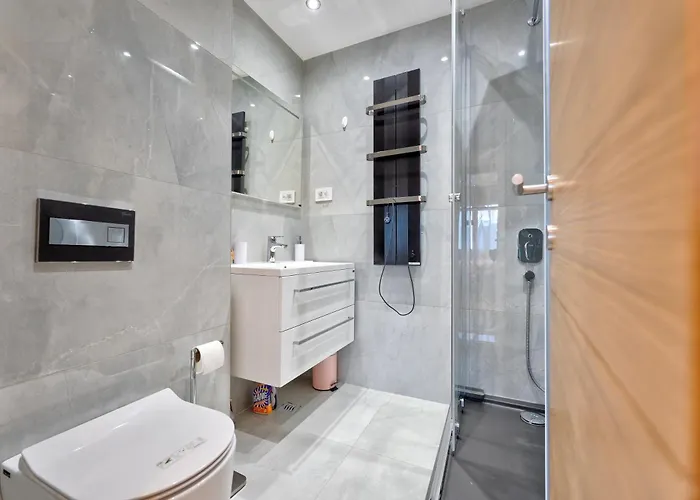 Mat 2 アパート ズラティボール